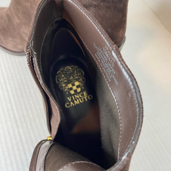 Vince Cumato Paitrilla Suede, Short Boots, Block Heels, Inside Zipper. Brown - Picture 3 of 5